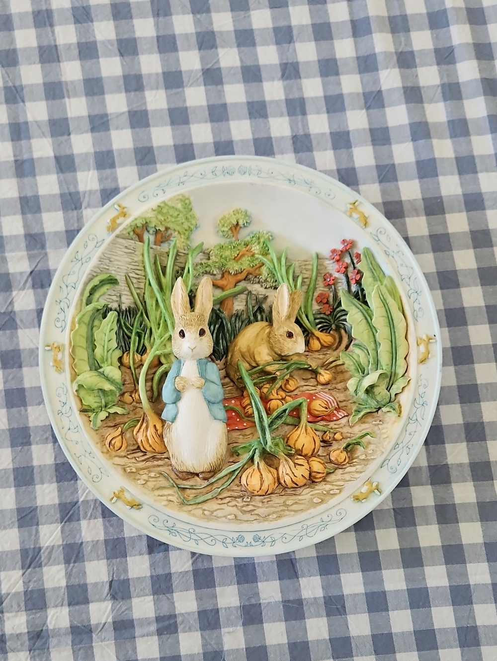 Beatrix Potter Musical Wall Plate "A Pocket Full Of Onions"
